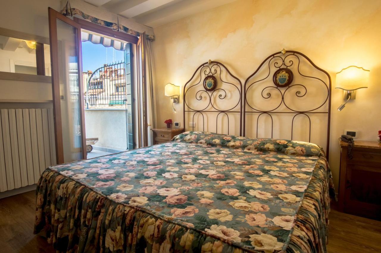 Hotel Antigo Trovatore Venice Exterior photo